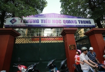 Hiệu trưởng trả lời vòng vo về câu hỏi cô giáo tát học sinh là con lãnh đạo quận Hiệu trưởng trả lời vòng vo về câu hỏi cô giáo tát học sinh là con lãnh đạo quận