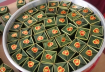 tìm nam nhỏ tuổi phụ làm bánh tìm nam nhỏ tuổi phụ làm bánh