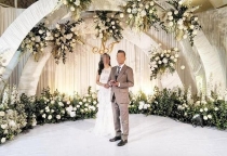 Chú rể vừa cưới đã bỏ trốn, để lại cô dâu với khoản nợ 2,6 tỷ đồng Chú rể vừa cưới đã bỏ trốn, để lại cô dâu với khoản nợ 2,6 tỷ đồng