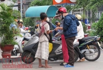 Người ăn xin, lang thang ‘tái xuất’ tại TP Hồ Chí Minh Người ăn xin, lang thang ‘tái xuất’ tại TP Hồ Chí Minh
